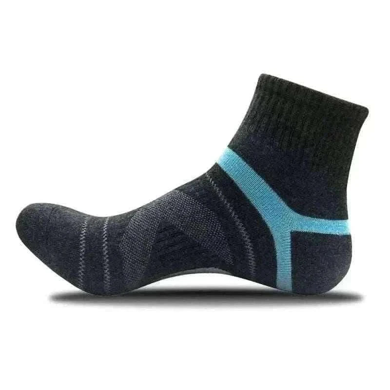ANKLE LENGTH COMPRESSION SOCKS.