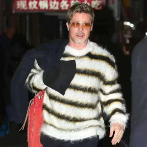 Model Wearing Hangjia Autumn Winter Round Neck Sweater