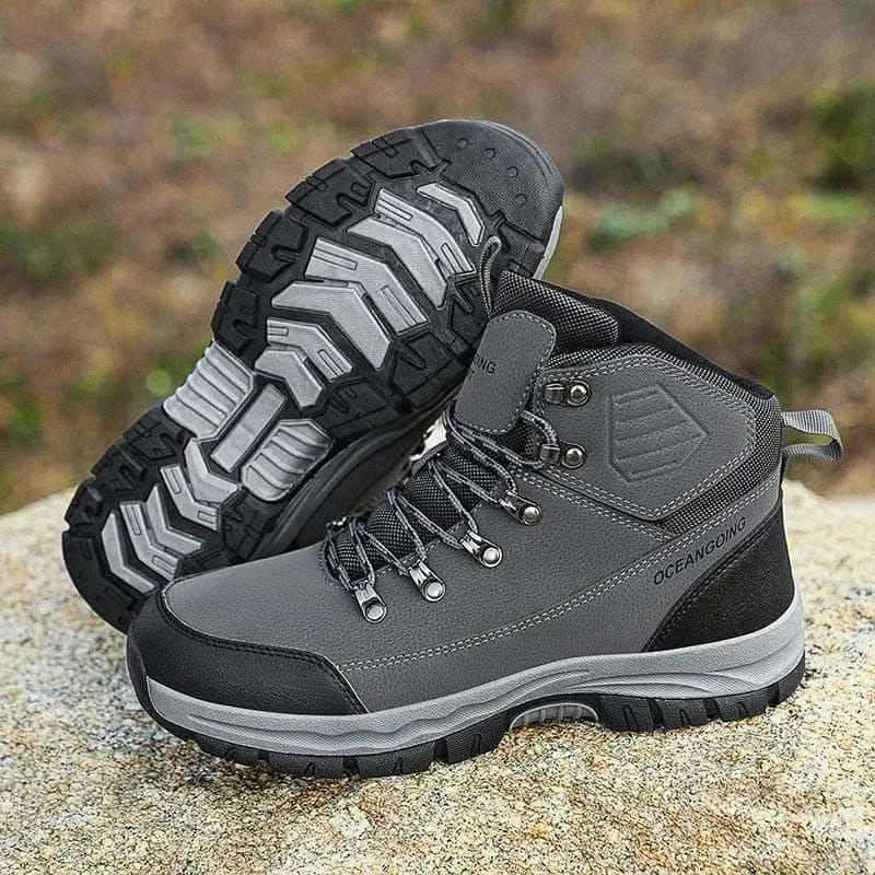 COMFY OUTDOOR BOOTS.