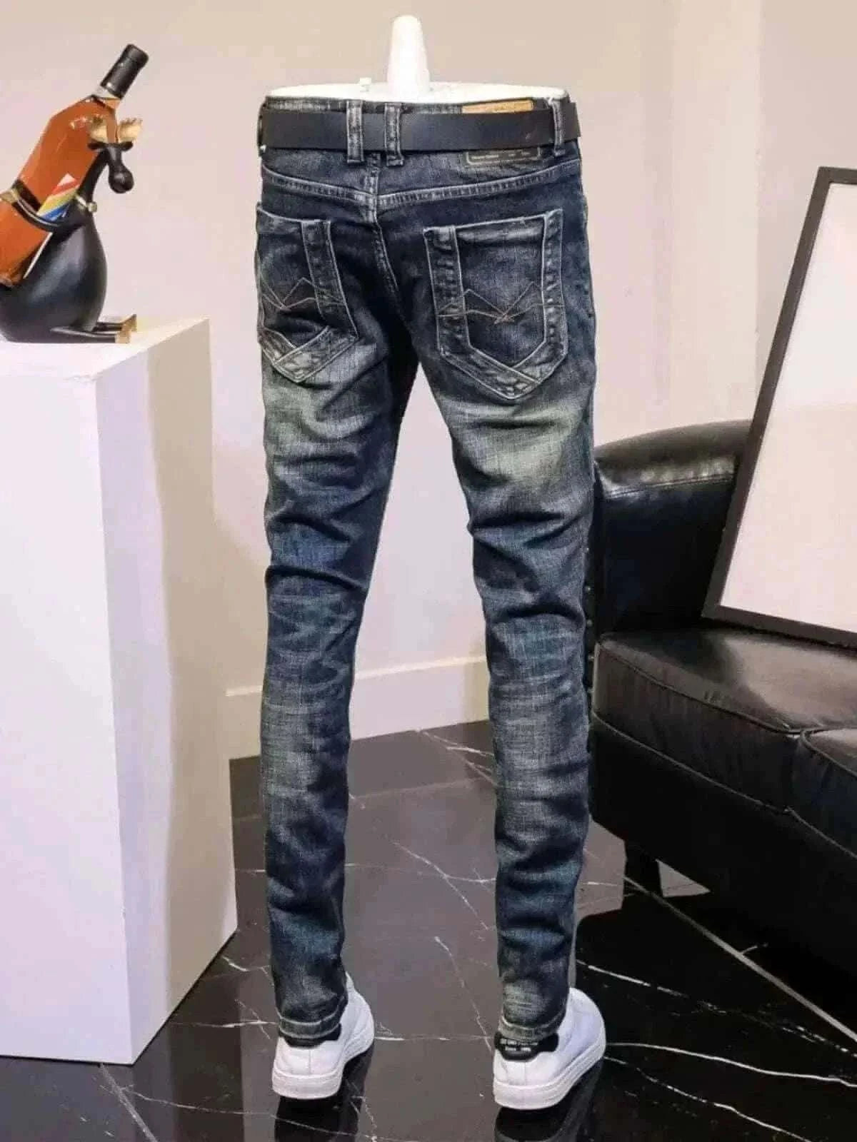 denim jeans for men- slim fit jeans.