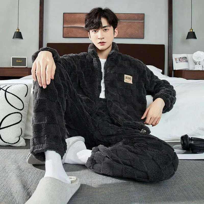 Men Warm Flannel Pajamas Autumn Thicken Long-sleeved Trousers Two-Piece Set Winter Man Pyjamas Loose Comfortable Sleepwear Suit.