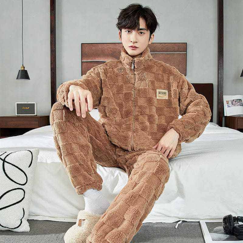 Men Warm Flannel Pajamas Autumn Thicken Long-sleeved Trousers Two-Piece Set Winter Man Pyjamas Loose Comfortable Sleepwear Suit.