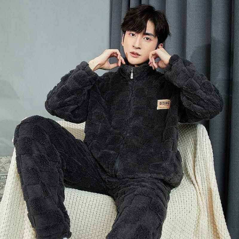 Men Warm Flannel Pajamas Autumn Thicken Long-sleeved Trousers Two-Piece Set Winter Man Pyjamas Loose Comfortable Sleepwear Suit.