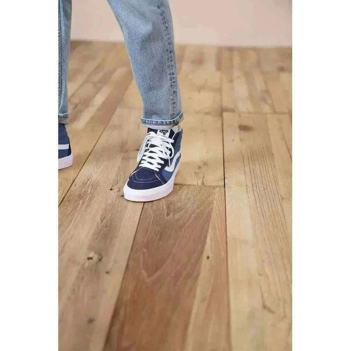 denim jeans for men- Black Distressed Jeans Slim Fit.