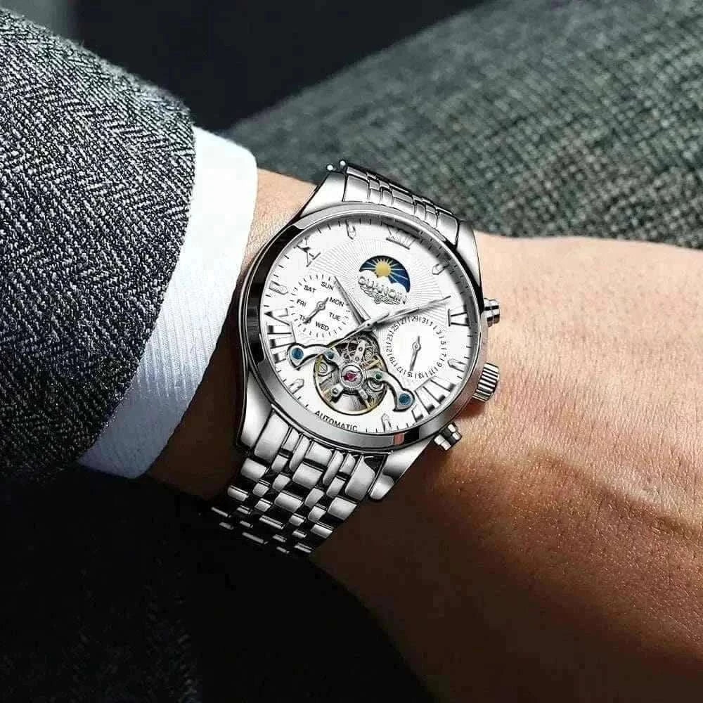 Luxury Watches For Men -VINTAGE DESIGN MECHANICAL WATCH WITH SILICONE STRAP.
