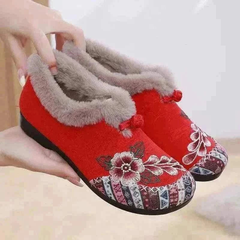 Winter Women's Fashion Non-Slip Flat Shoes Lightweight Casual Soft Snow Shoes Comfortable Plugging Thickening Warm Shoes.