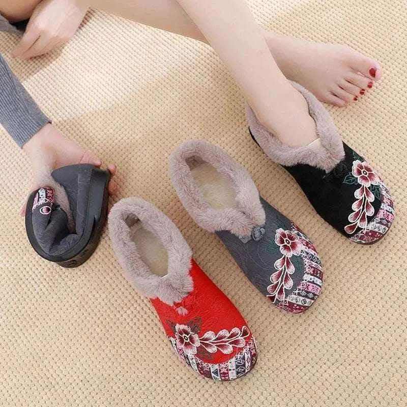 Winter Women's Fashion Non-Slip Flat Shoes Lightweight Casual Soft Snow Shoes Comfortable Plugging Thickening Warm Shoes.